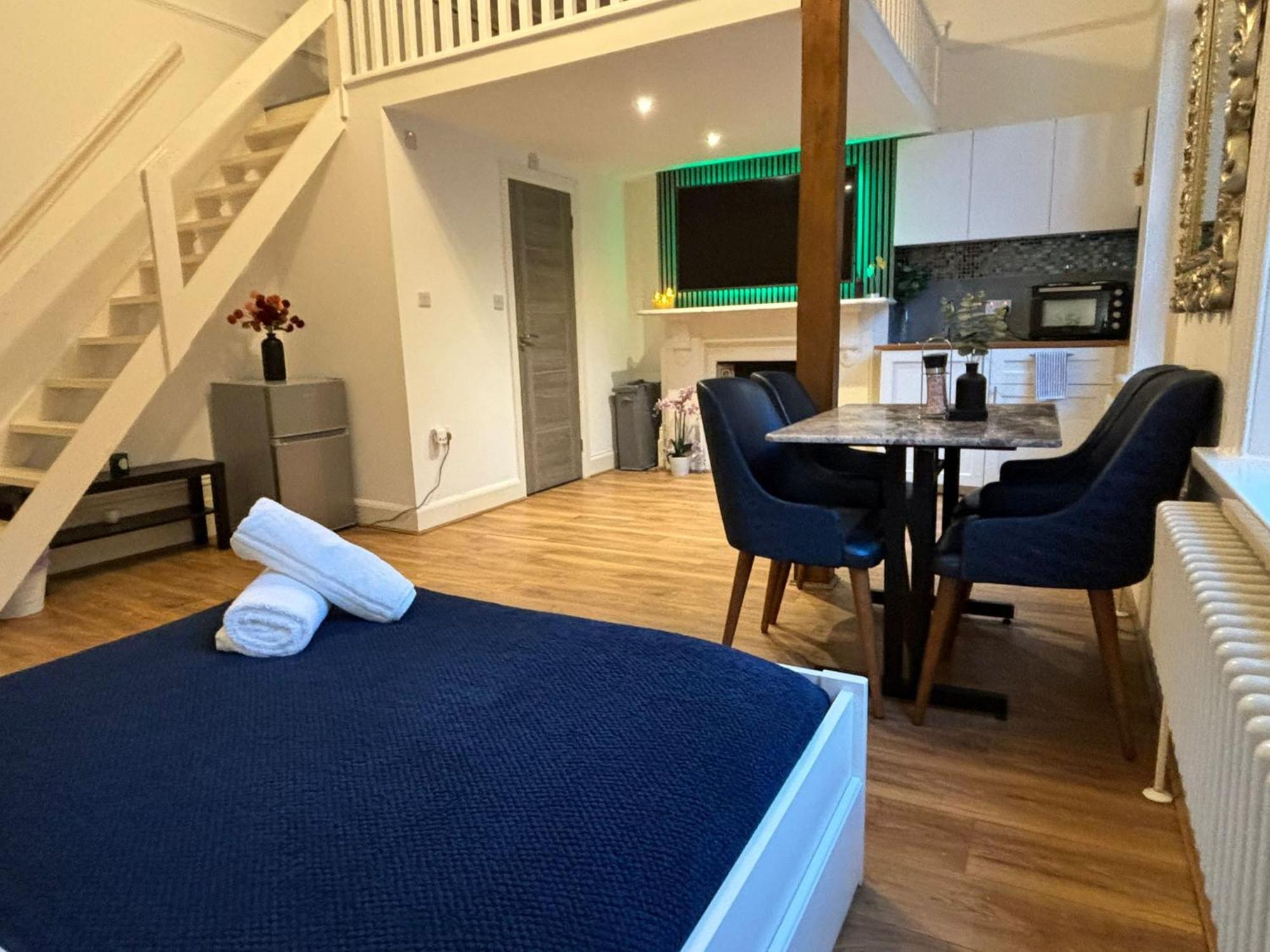 Appartamento Zee Homes W6 *